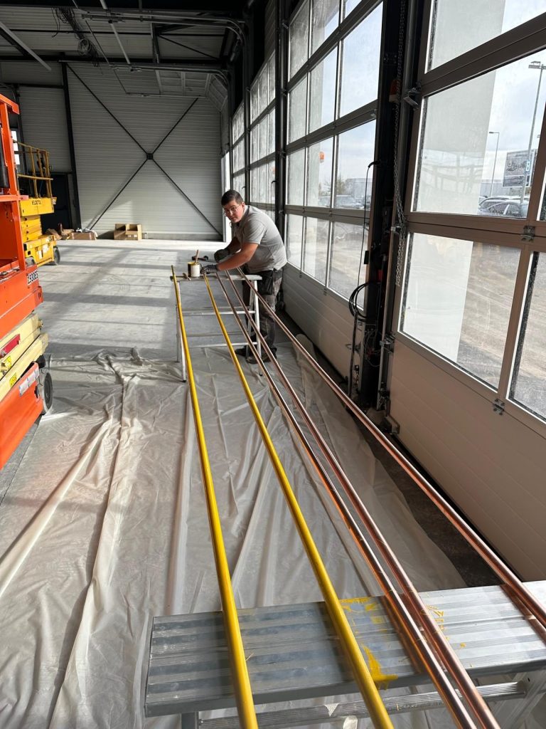 Tubes radiants : Pose sur chantier